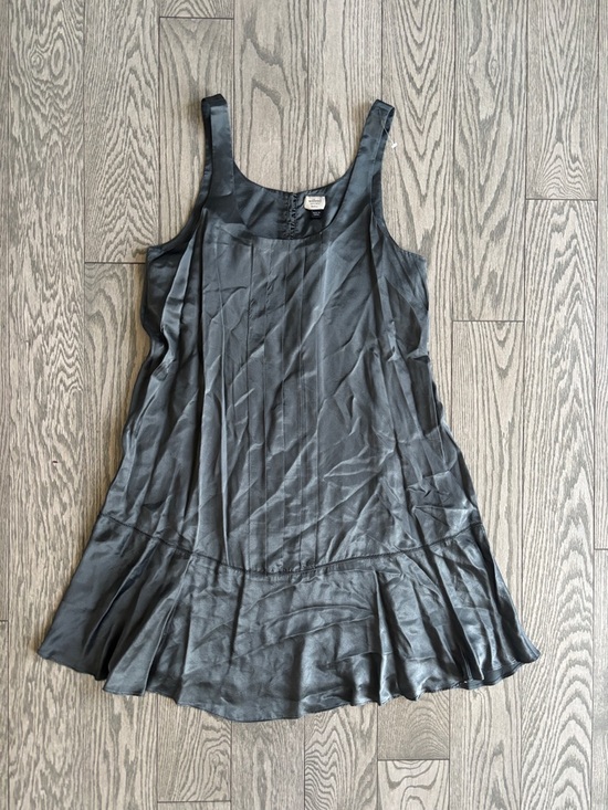 Wilfred Dresses & Skirts - Beautiful Wilfred Silk Dress🌼✨